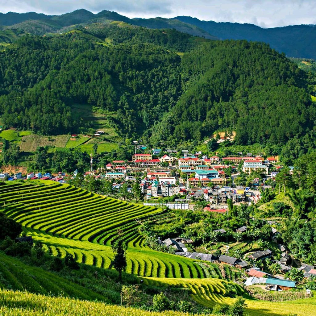The Comprehensive Mountain Range of Sa Pa, Vietnam The Comprehensive Mountain Range of Sa Pa, Vietnam