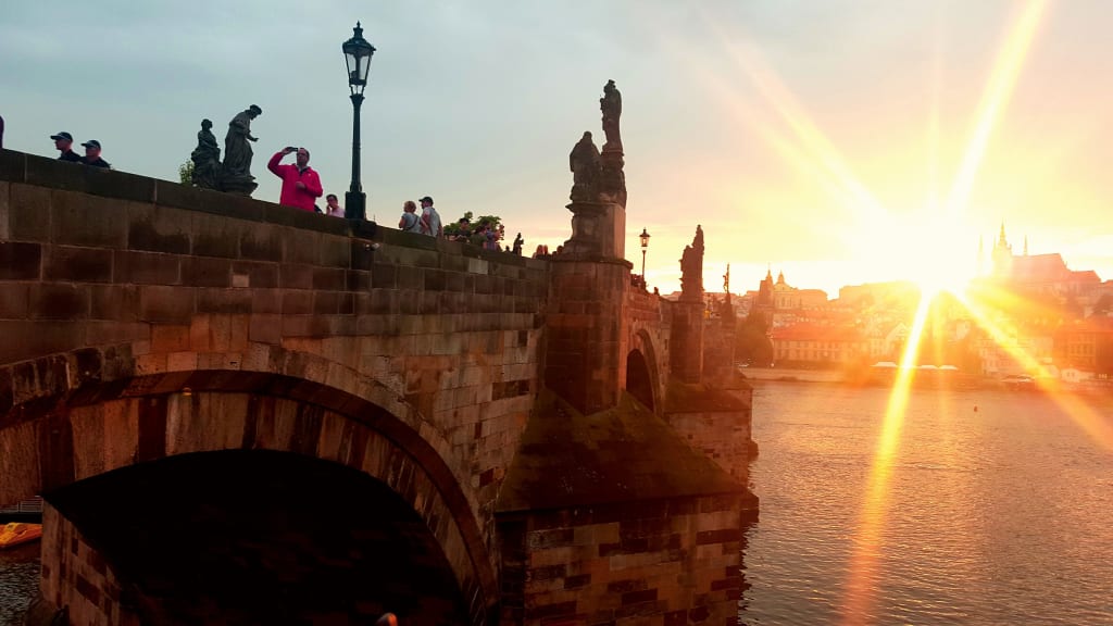 7 Minimalist Tips for Stress-Free Travel 7 Minimalist Tips for Stress-Free Travel