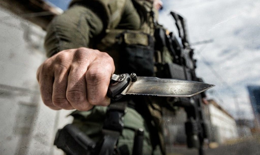 10 Tactical Folding Knives for Survival & Self-Defense 10 Tactical Folding Knives for Survival & Self-Defense