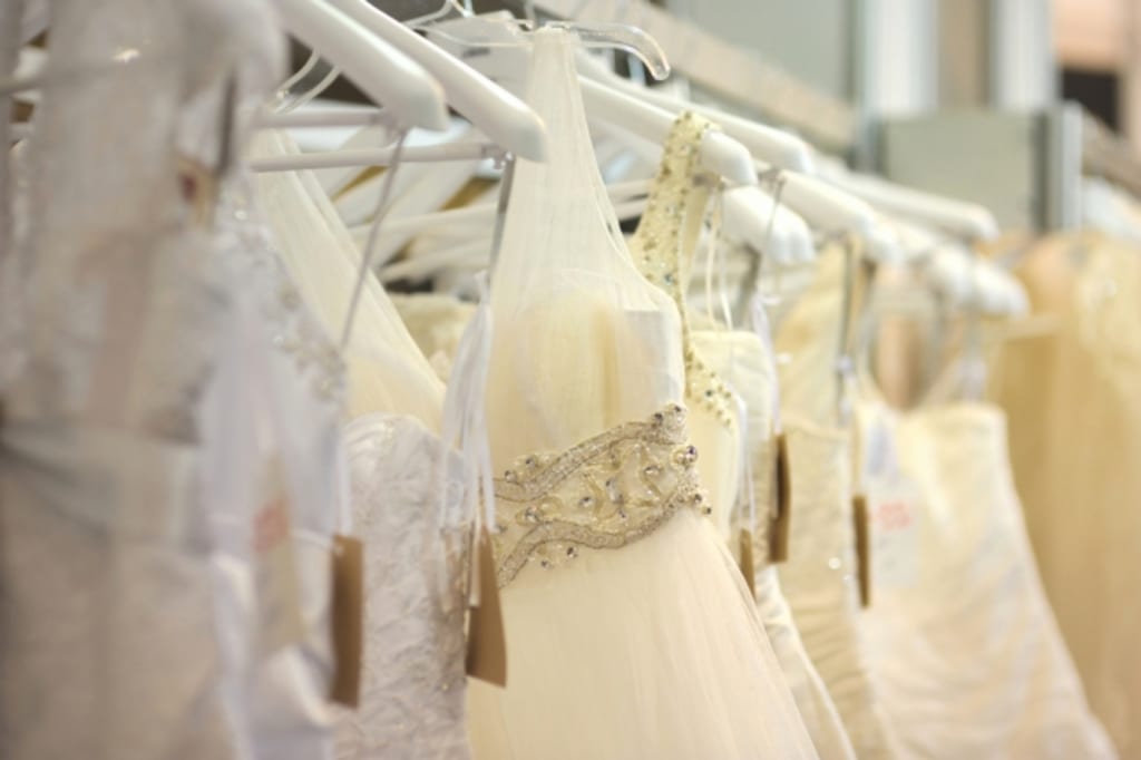 Second-Hand Dresses Second-Hand Dresses