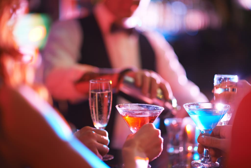 How To Buy a Girl a Drink (Without Making It Awkward) How To Buy a Girl a Drink (Without Making It Awkward)