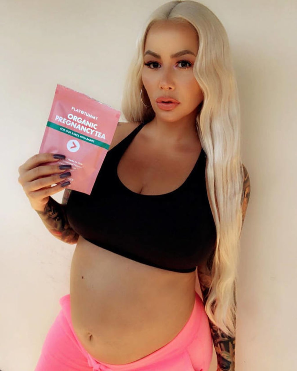 Amber Rose Pedals Flat Tummy Tea for Pregnant Women Amber Rose Pedals Flat Tummy Tea for Pregnant Women