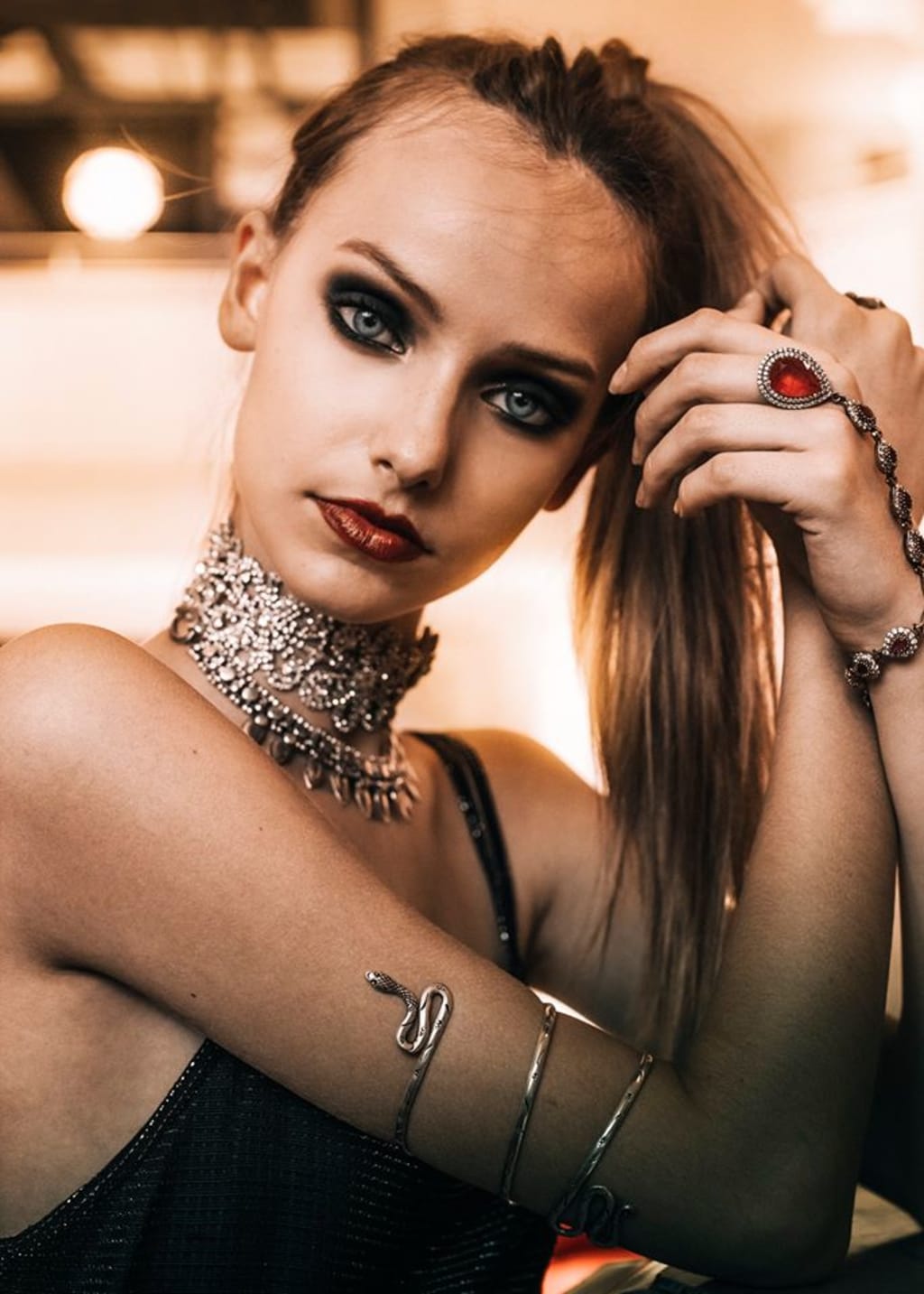 Full Glam Makeup in 1-2-3! Full Glam Makeup in 1-2-3!