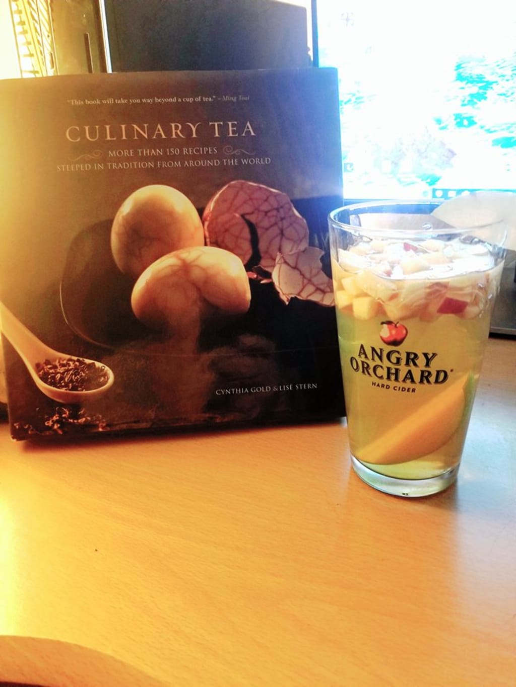 The Ginger Tea Reviews: Darjeeling and Pear Sangria The Ginger Tea Reviews: Darjeeling and Pear Sangria