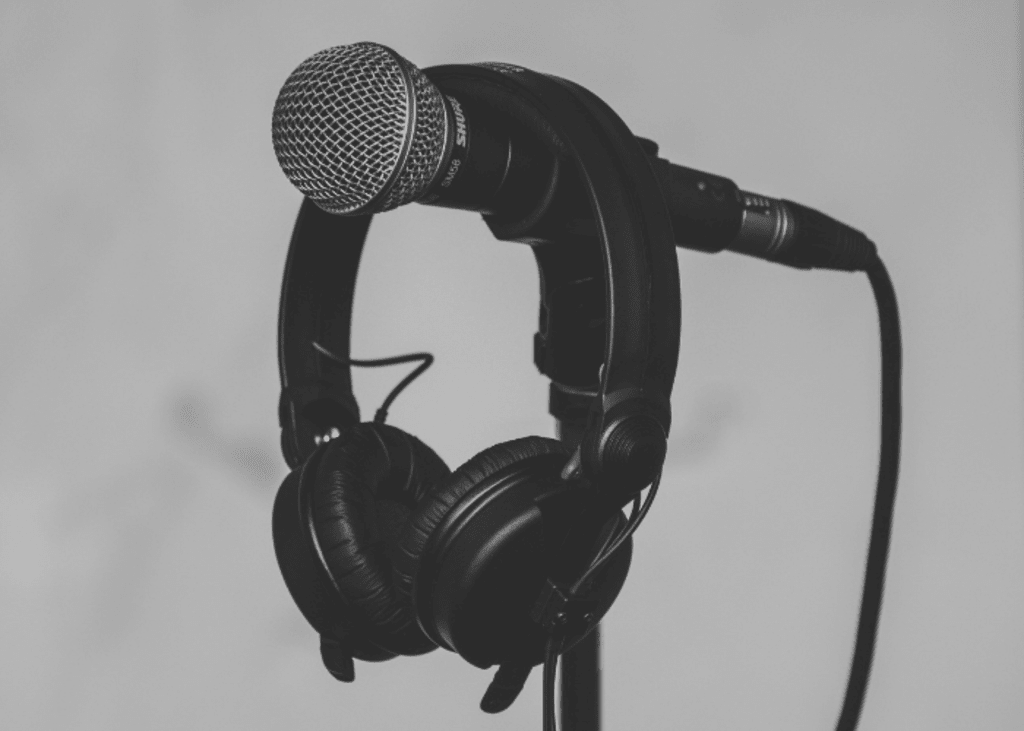 The Pros and Cons of Dictation The Pros and Cons of Dictation