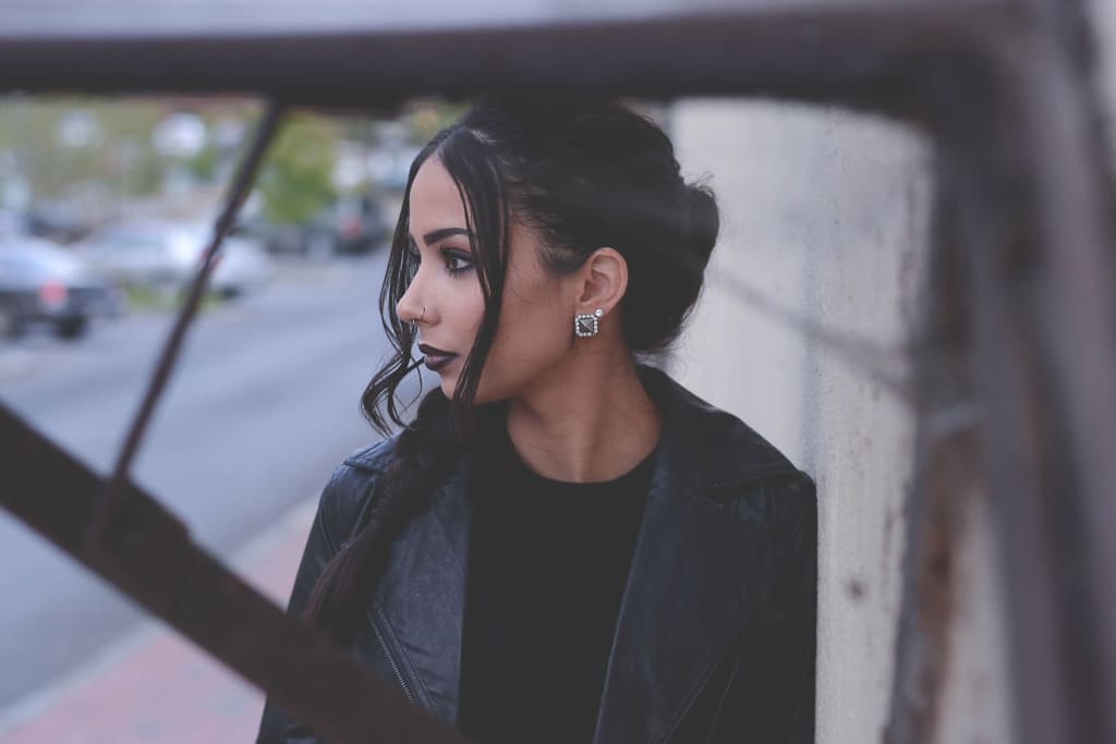 10 Great Books About Goth Fashion 10 Great Books About Goth Fashion