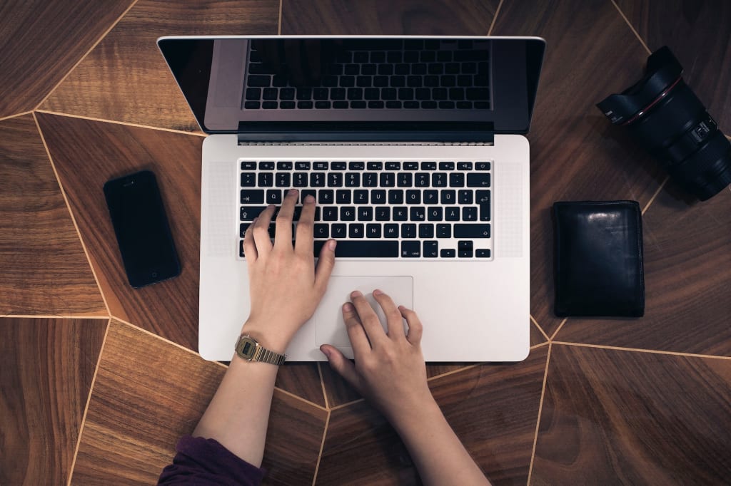 10 Ways the Internet Affects Peoples' Minds 10 Ways the Internet Affects Peoples' Minds