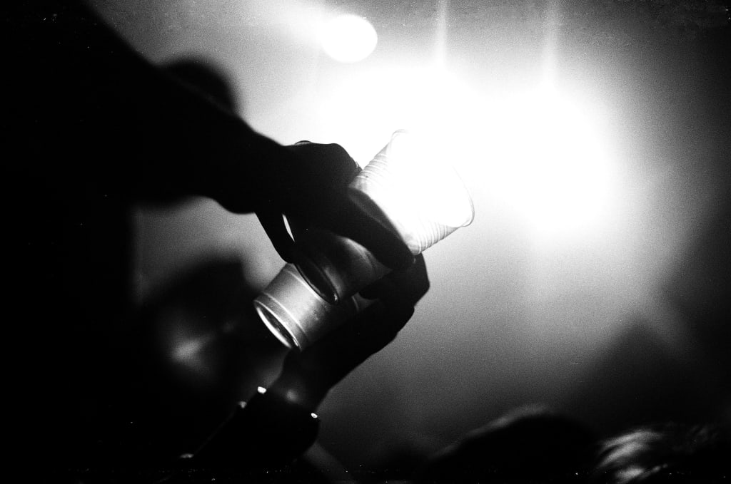 10 Signs You're an Alcoholic 10 Signs You're an Alcoholic
