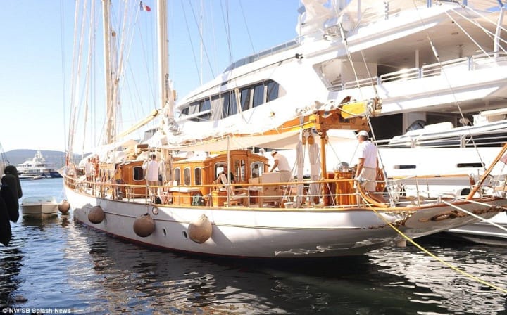 10 Expensive Things Owned By Billionaire Mohamed Al Fayed 10 Expensive Things Owned By Billionaire Mohamed Al Fayed