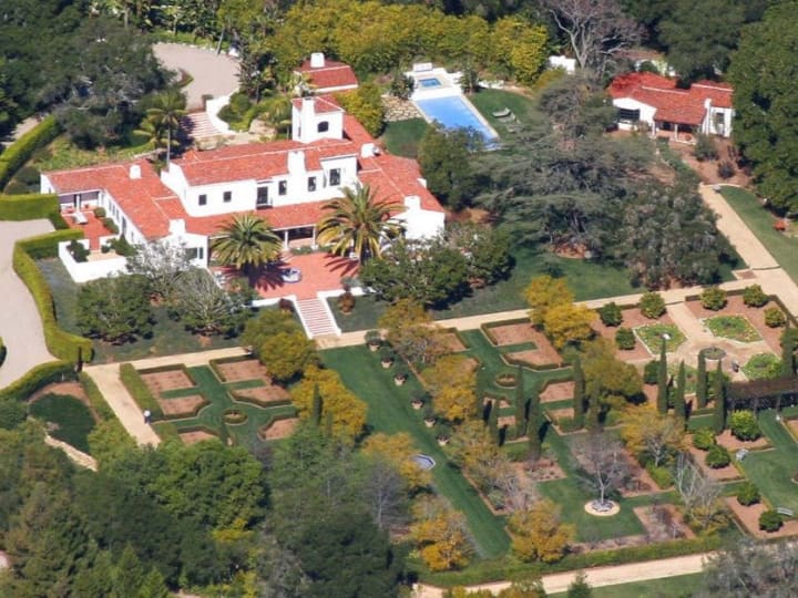 10 Expensive Things Owned By Silicon Valley Billionaires. 10 Expensive Things Owned By Silicon Valley Billionaires.