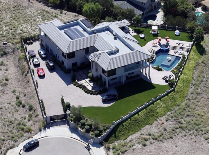 Chris Brown And 10 Expensive Things He Owns Chris Brown And 10 Expensive Things He Owns