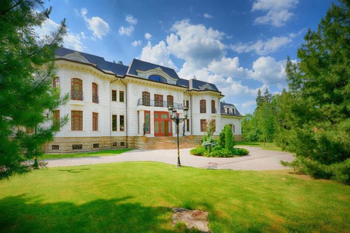 15 Outrageous Billionaire Russian Mega Mansions of 2021 Russian Mega Mansions