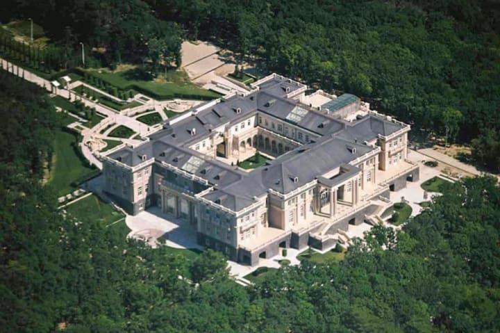 15 Outrageous Billionaire Russian Mega Mansions of 2021 15 Outrageous Billionaire Russian Mega Mansions of 2021