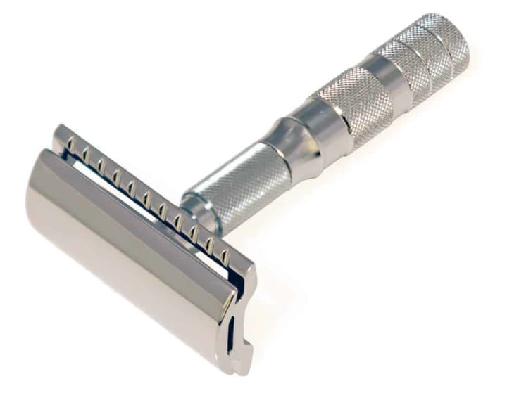 How To Use Safety Razors with Ease Blush