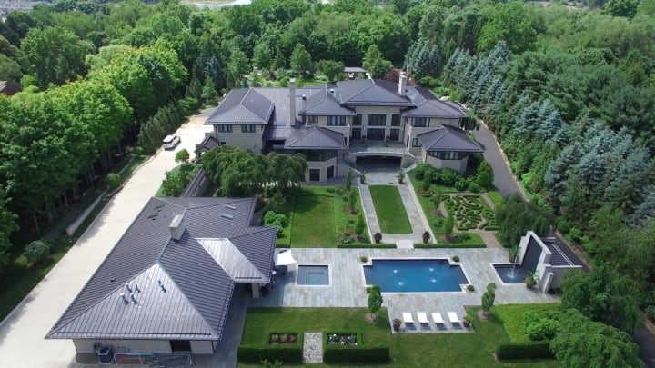 10 Expensive Things Owned By Millionaire Basketball Star LeBron James 10 Expensive Things Owned By Millionaire Basketball Star LeBron James