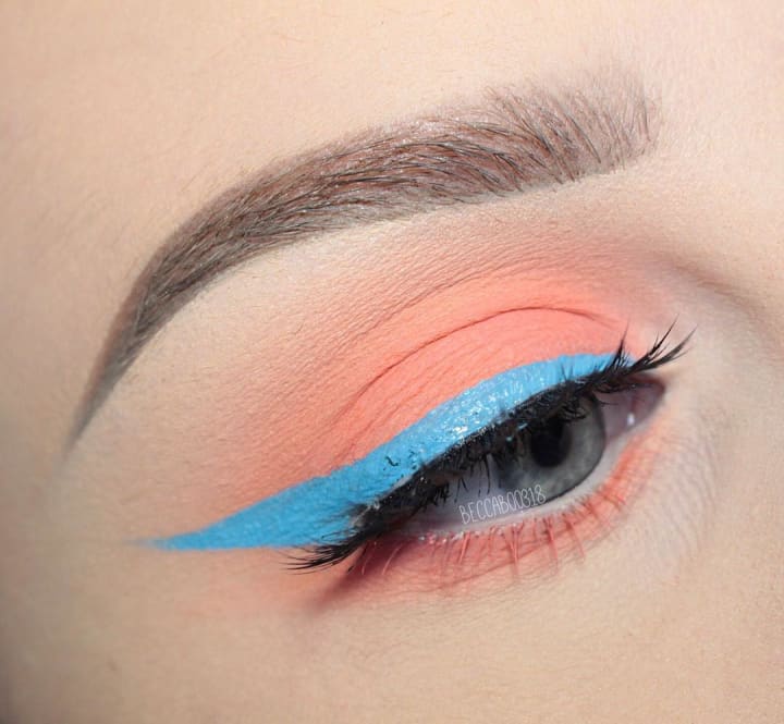 neon blue eyeliner