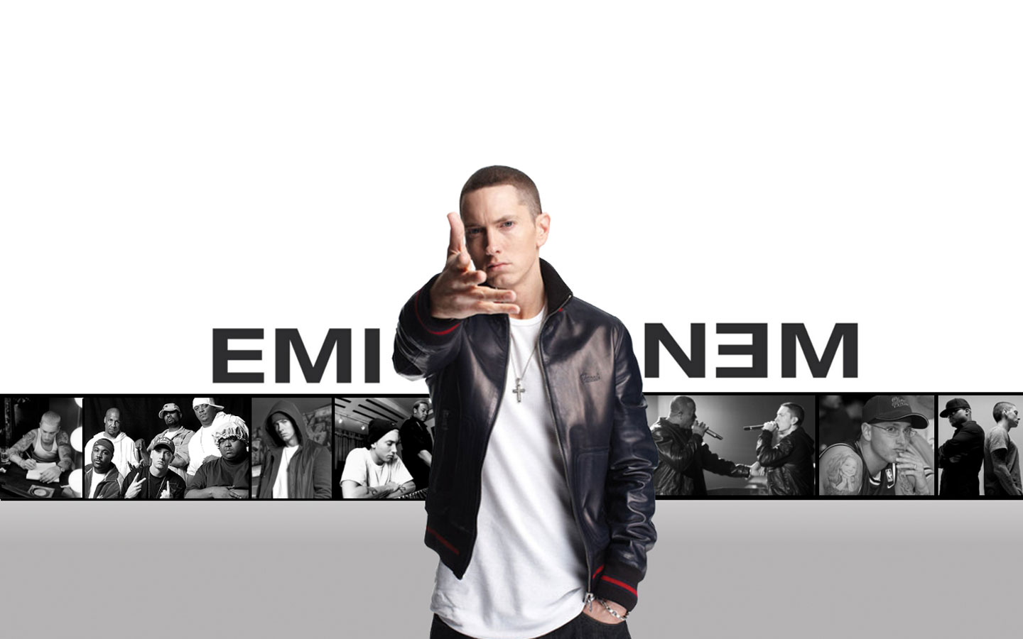 Không phải dễ dàng để có được danh tiếng như Eminem. Nhưng với những nỗ lực, sự đam mê và khả năng âm nhạc siêu phàm, anh chàng rapper đã chinh phục được hàng triệu khán giả trên toàn thế giới. Để khám phá câu chuyện của chàng rapper siêu đỉnh, hãy xem ngay hình ảnh này. 