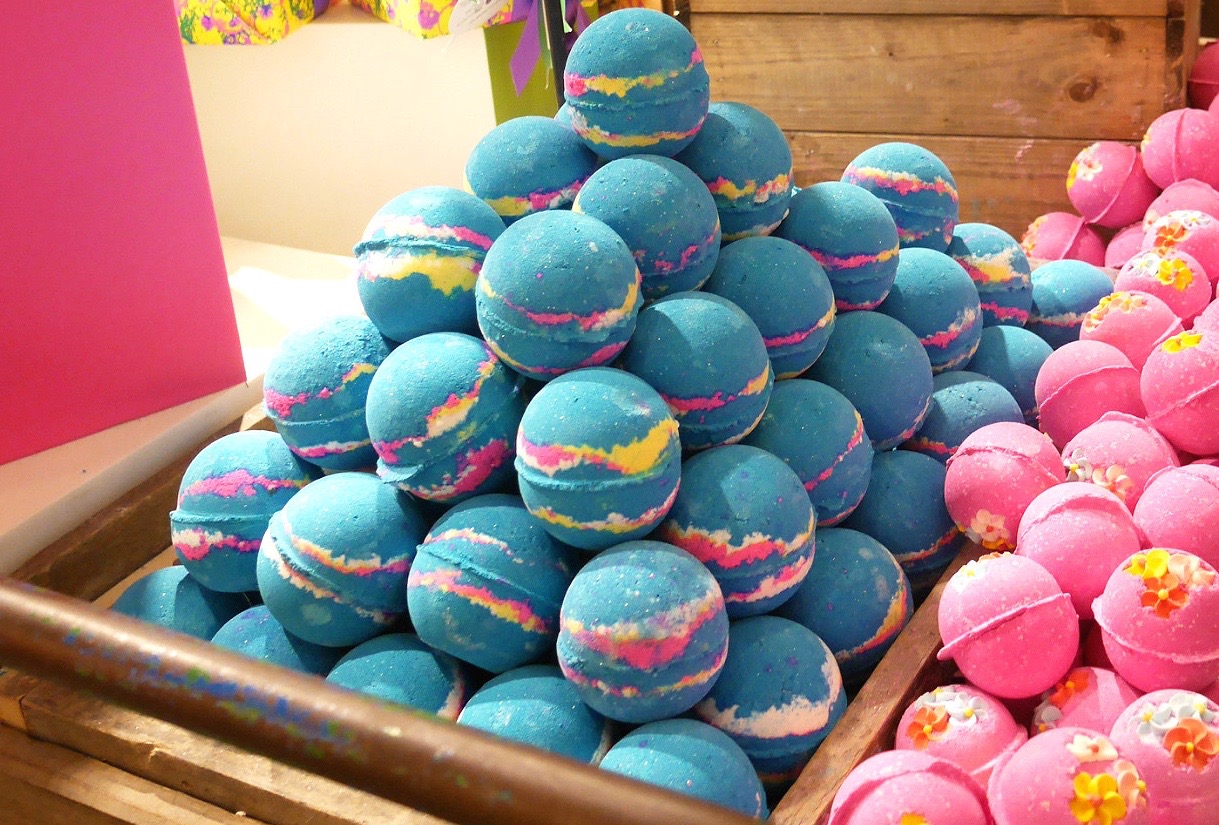 LUSH-inspired Homemade Bath Bombs  Club Chica Circle - where crafty is  contagious