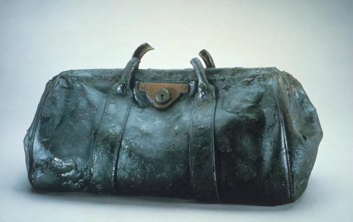 Only two years after the sinking of the Titanic, 12 "artifacts" were  recovered: including third-class cups of Chinese porcelain | Earth