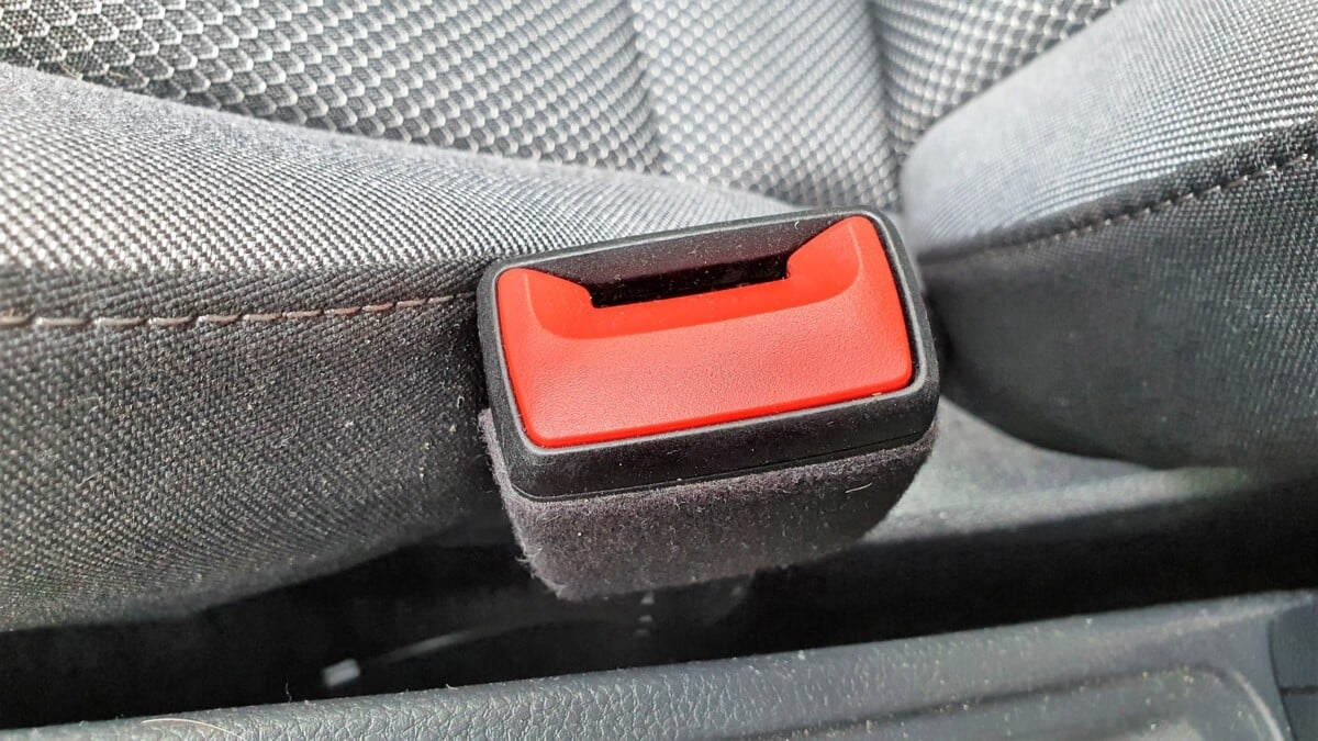 How to Fix a Broken Seat Belt Buckle (7 Simple Steps)