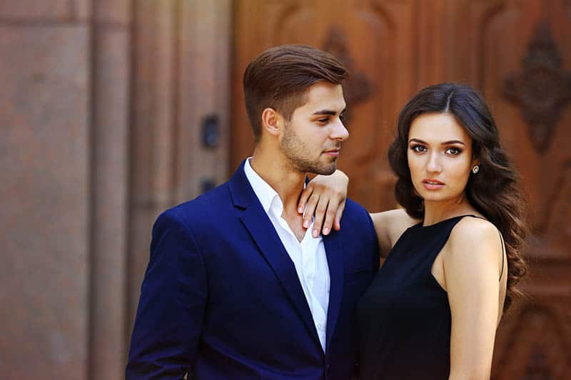 How To Dress Classy: 14 Simple Tips For Men And Women