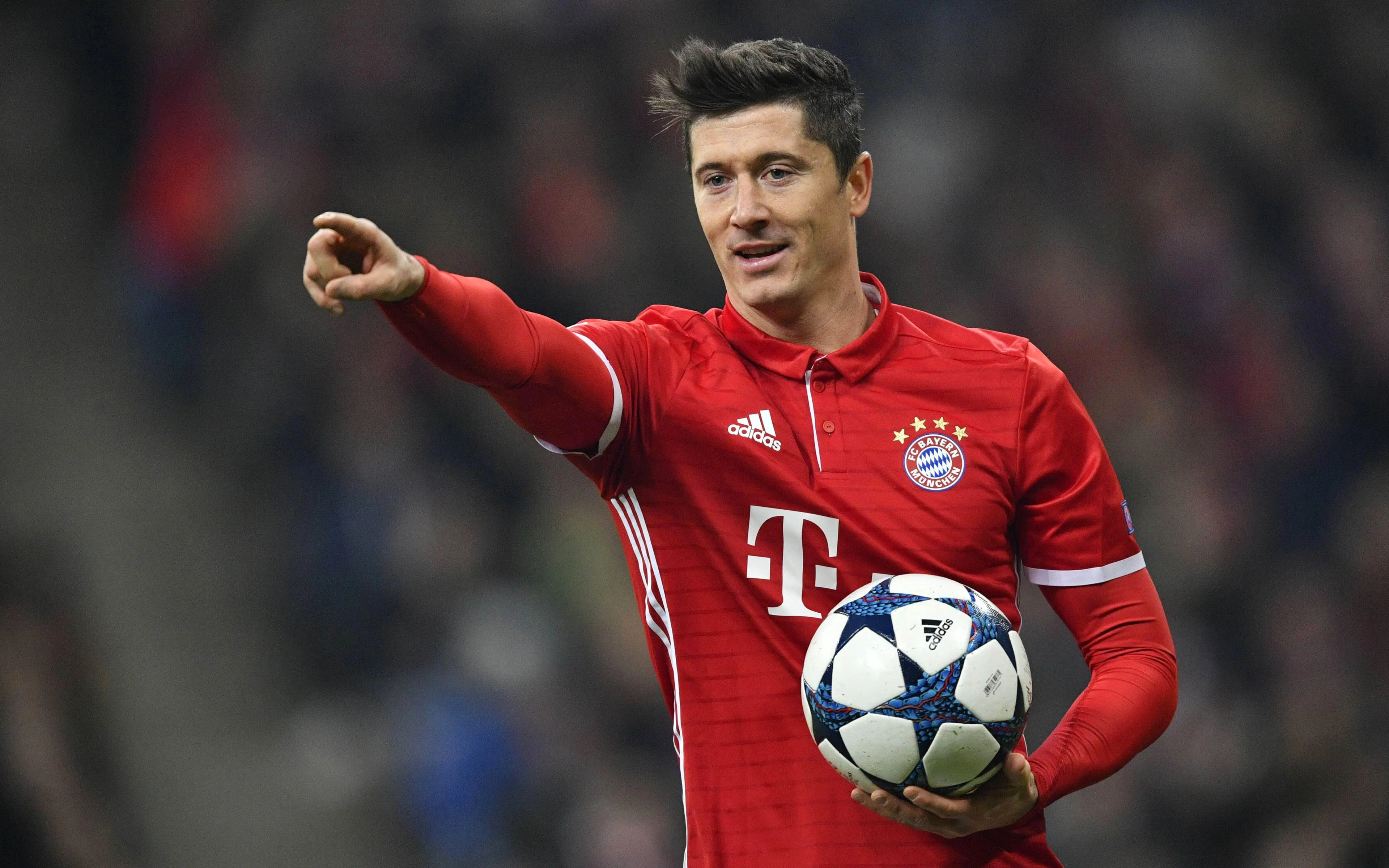 Robert Lewandowski Soccer Jerseys, Cleats & Balls