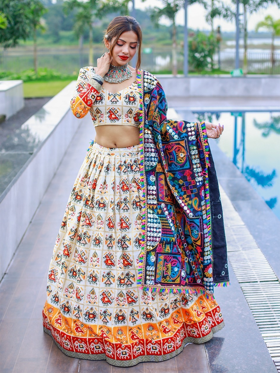 Indiase Party Wear Chaniya Choli Kant-en-klaar Paars Groen Feestkleding Voor Vrouwen Groen Geborduurde Lehenga Choli: Indiase Bruiloftsfeestkleding - België Maattabel XS Tot 3XL Traditionele Indiase Jurk