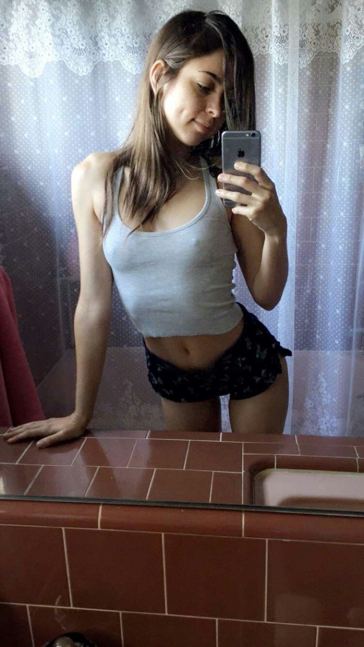 Riley Reid Real Sex Selfie - 10 Reasons Why You Should Follow Riley Reid on Snapchat