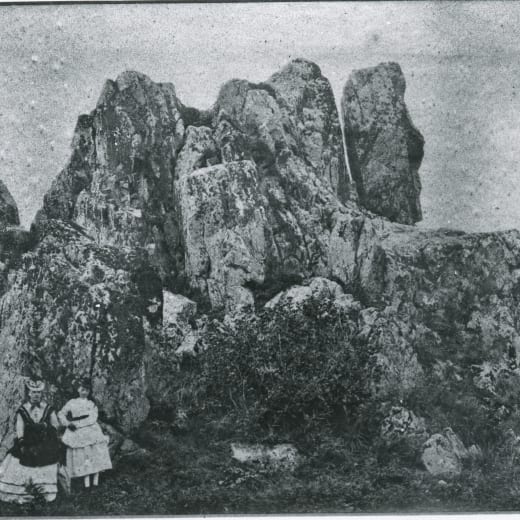 a black and white photo of some rocks