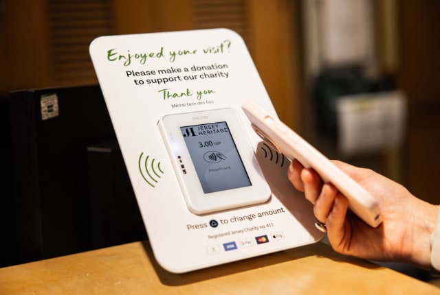 Tap to donate machine