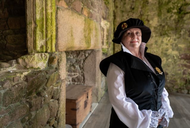 Person dressed as a noble lady