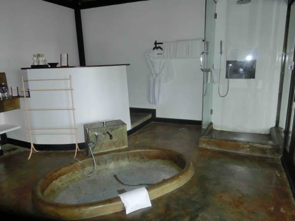 Jacuzzi Villa Bathroom