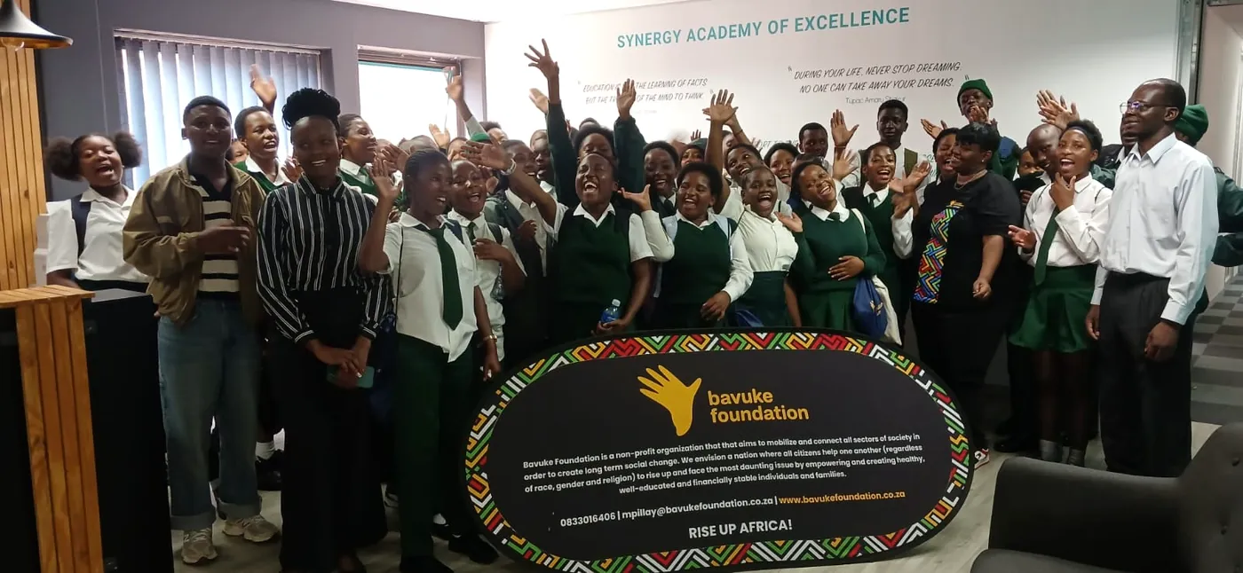 Volunteers supporting the Bavuke Foundation community