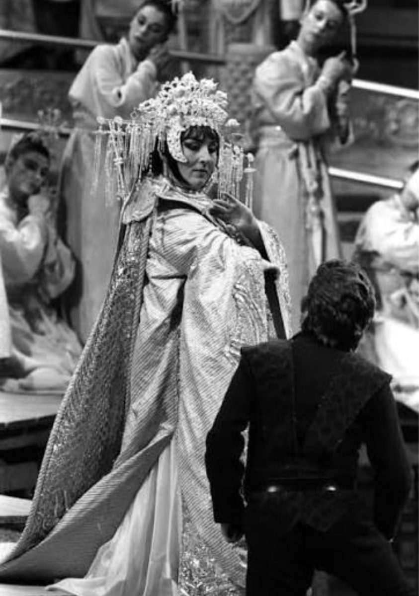 Ghena Dimitrova 3 en Turandot.jpg