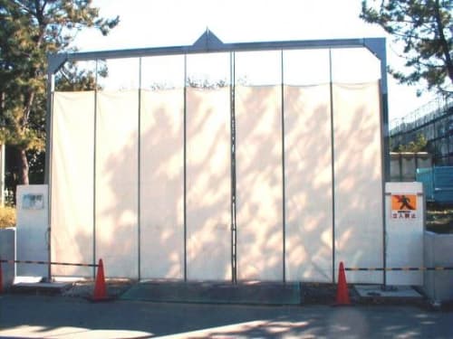 シートゲート柱付きW9000mm・450Kg
