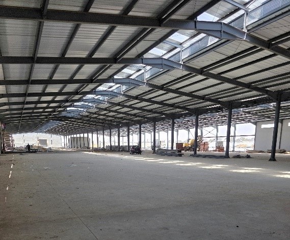 Fabrication et Montage de Charpente Métallique pour Usine d'Injection Plastique – 7 500 m² | Sfax