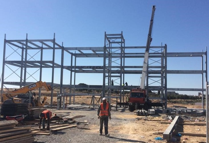 Fabrication et montage d'une tour métallique en acier galvanisé de 1800 m² à Sousse