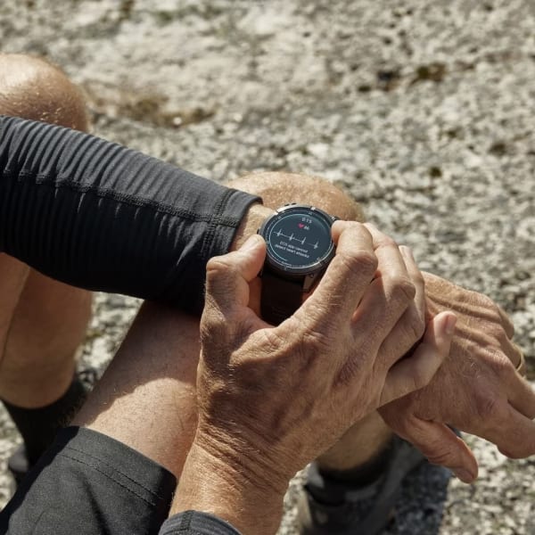 Garmin Fenix 8 Pro — 47 мм AMOLED Sapphire Carbon Gray DLC Titanium Black / Pebble Gray — 9
