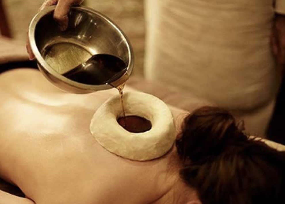Abhyanga with Greeva Vasti – Full Body Massage with Neck & Upper Back Therapy