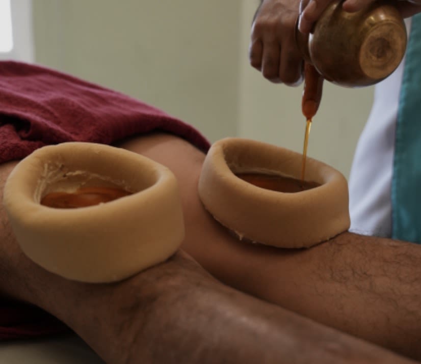 Abhyanga with Janu Vasti – Full Body Massage with Knee Therapy