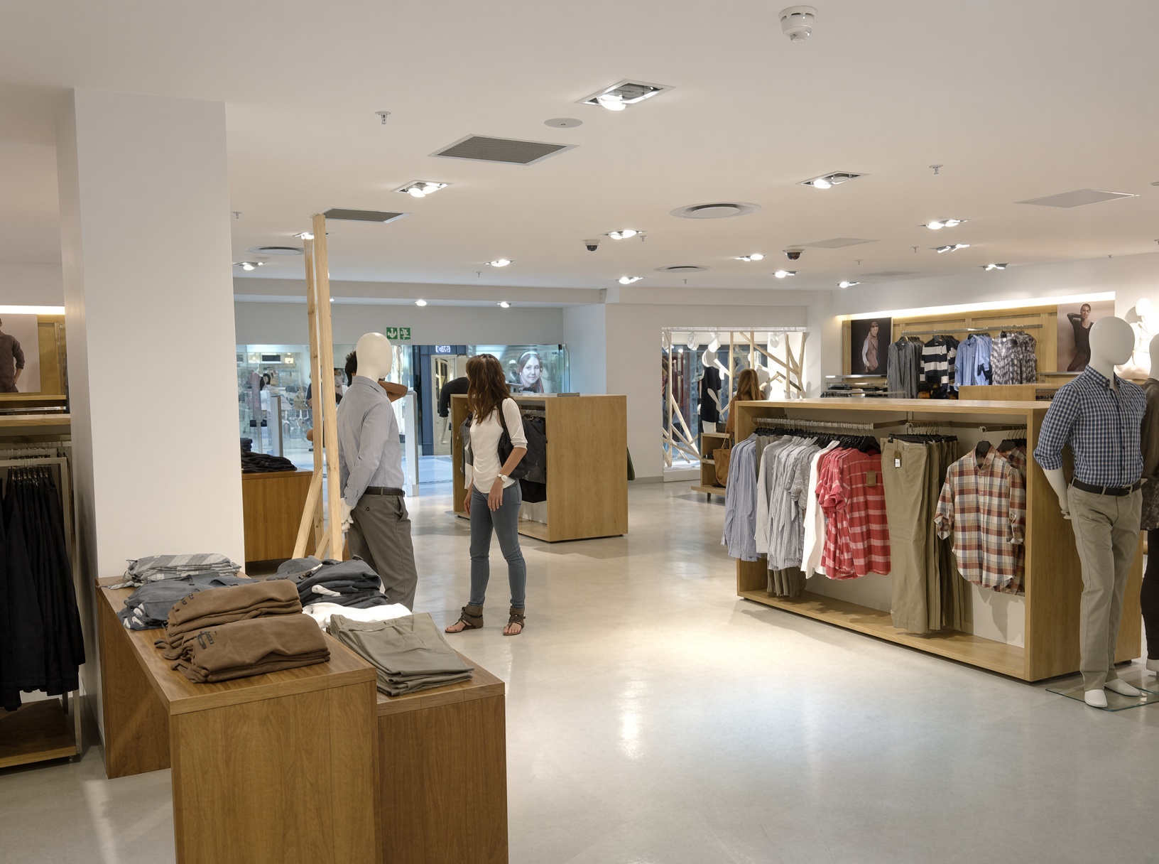 Thumbnail 2 for Woolworths - Country Road, V&A Waterfront