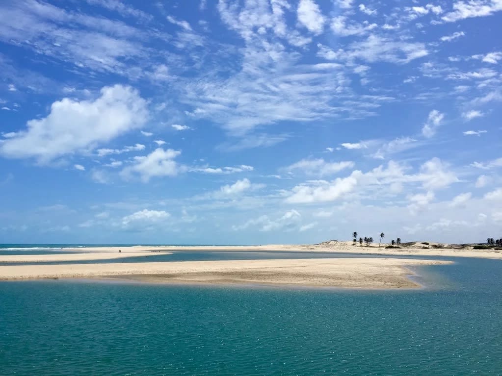 Piscinas naturais de Águas Belas no litoral leste do Ceará