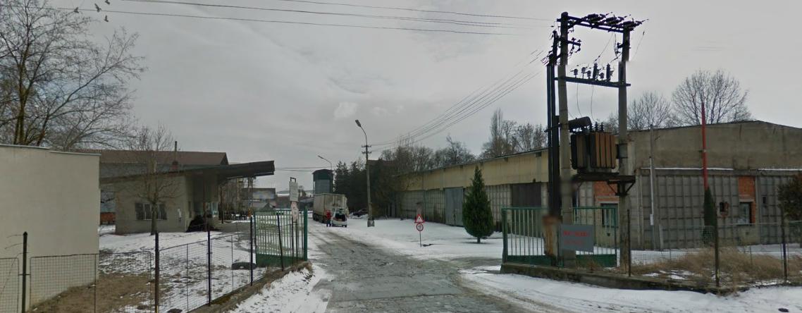 Zimní pohled na vjezd do areálu Zemědělského družstva Výšovice z původního webu