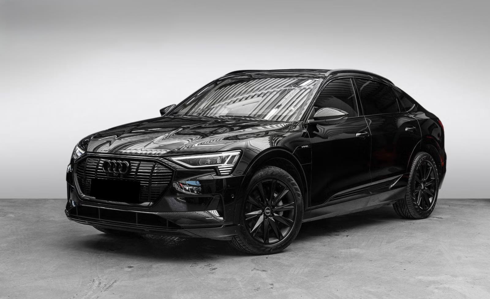 Audi e-tron Sportback 55 quattro — Photo 1