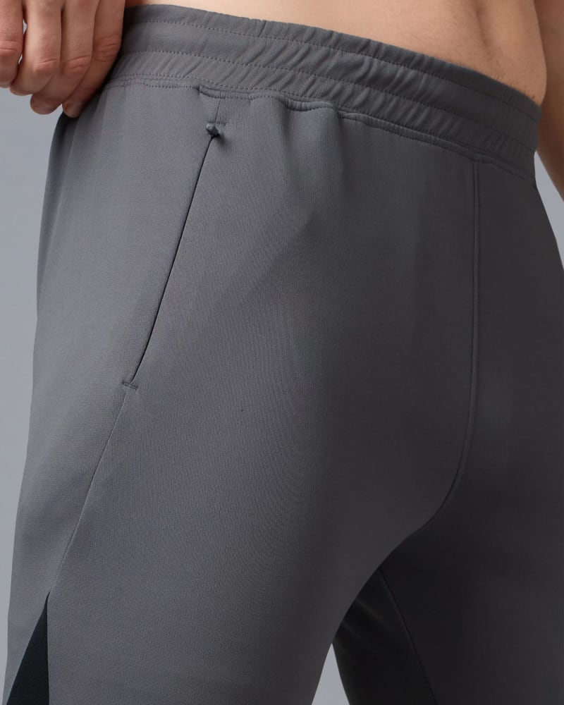 Vector Trackpant View 5