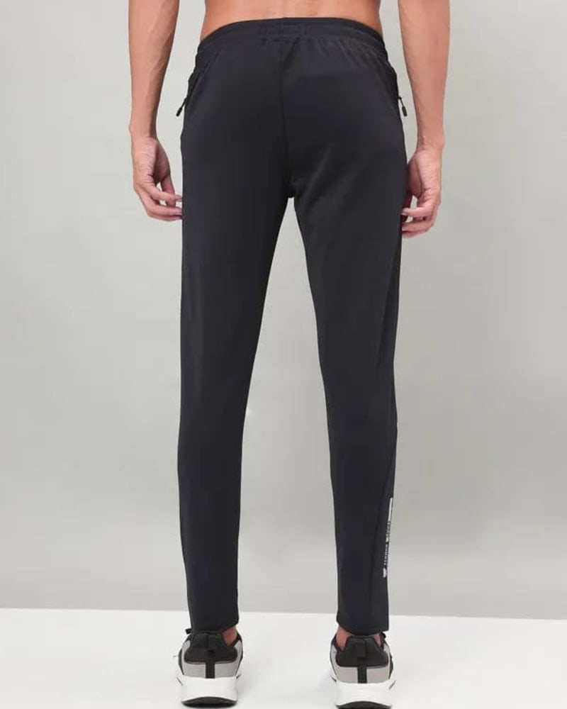 Slim Trackpant View 2