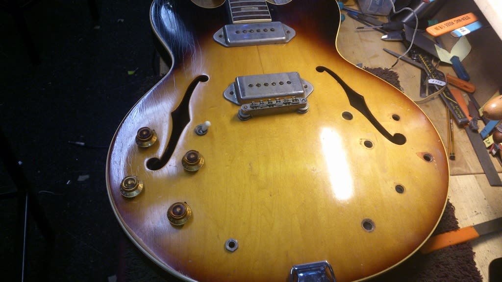 An amazing instrument. Lovely patina and original cracking on the beautiful sunburst finish. So this guitar was originally a right handed instrument