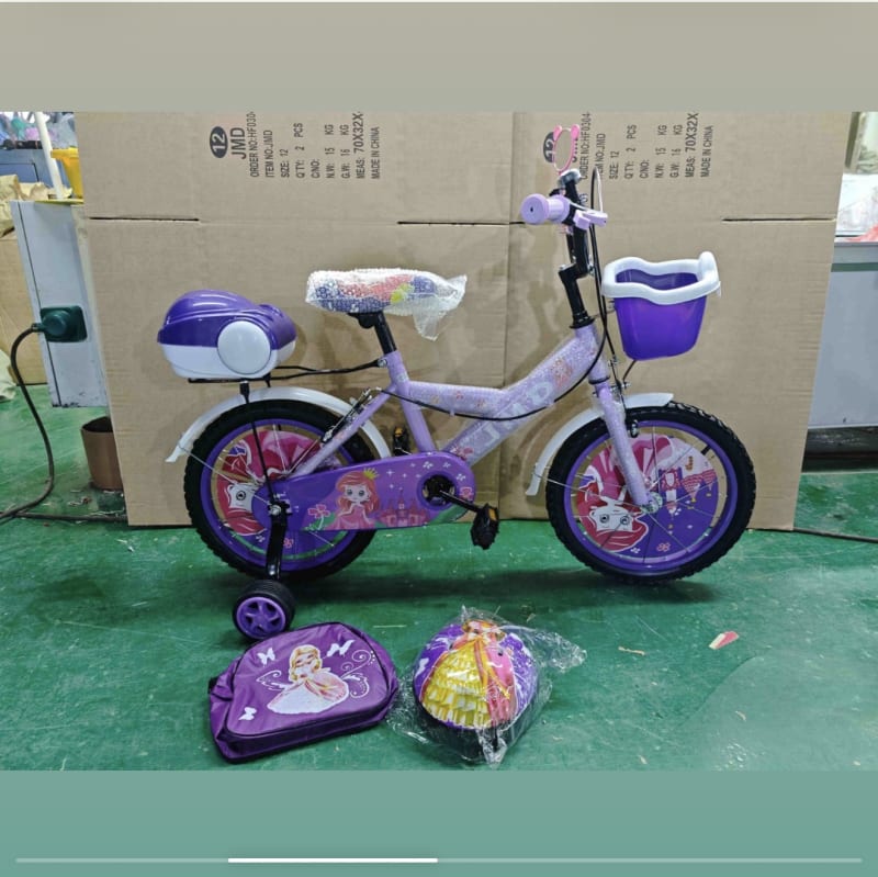 Bicicleta Con Casco Y Bolso Rin Y 12 4