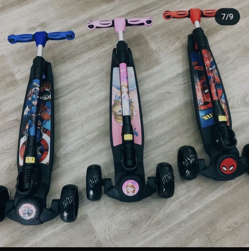 scooter infantil de 3 ruedas con diseño de Capitán América 2