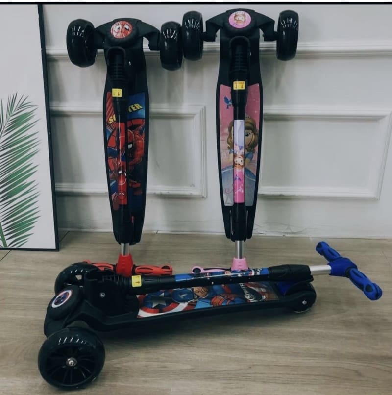 scooter infantil de 3 ruedas con diseño de Capitán América 3